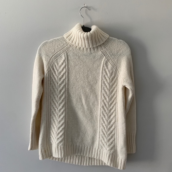 American Eagle Outfitters Sweaters - white knit turtleneck